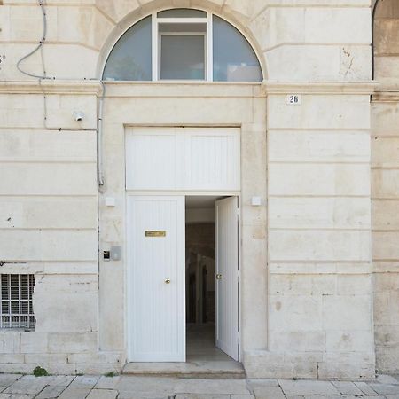 Alibi Suites Suite Museum: Gioiello Con Vista Sul Museo Archeologico Nazionale, Letto E Doccia Con Cromoterapia, Smart Tv, Wifi E A/C Ruvo di Puglia Bagian luar foto