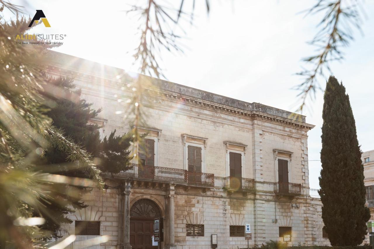Alibi Suites Suite Museum: Gioiello Con Vista Sul Museo Archeologico Nazionale, Letto E Doccia Con Cromoterapia, Smart Tv, Wifi E A/C Ruvo di Puglia Bagian luar foto
